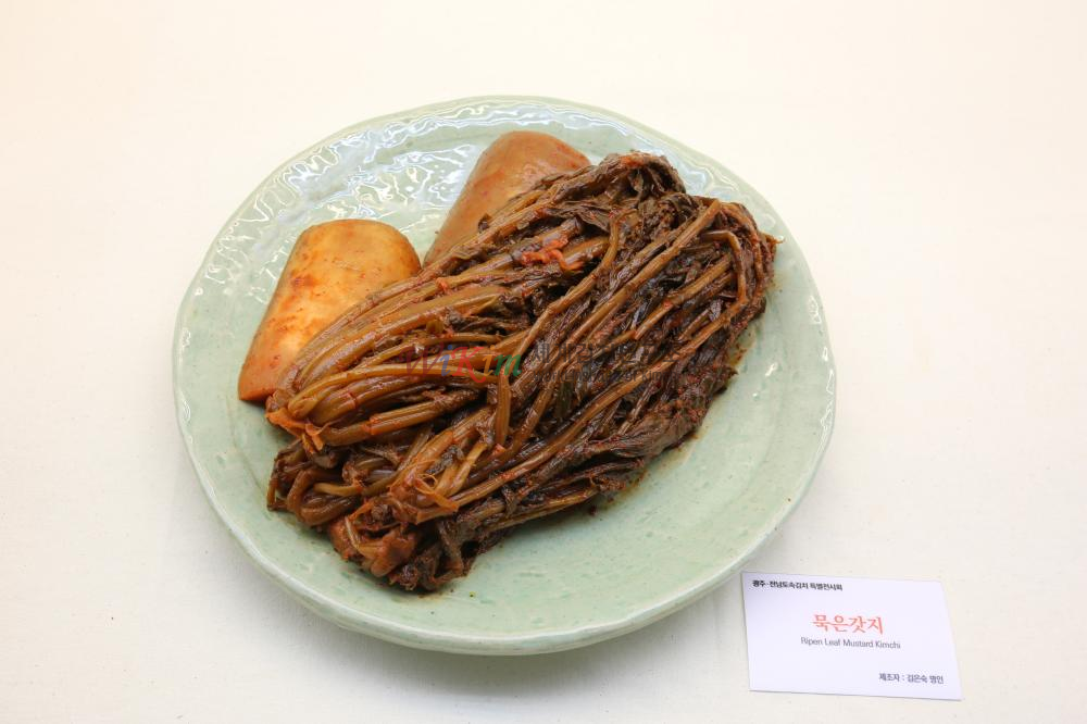 묵은갓지의  재료 이미지입니다.