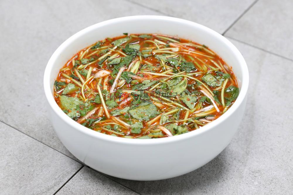 참나물김치 이미지