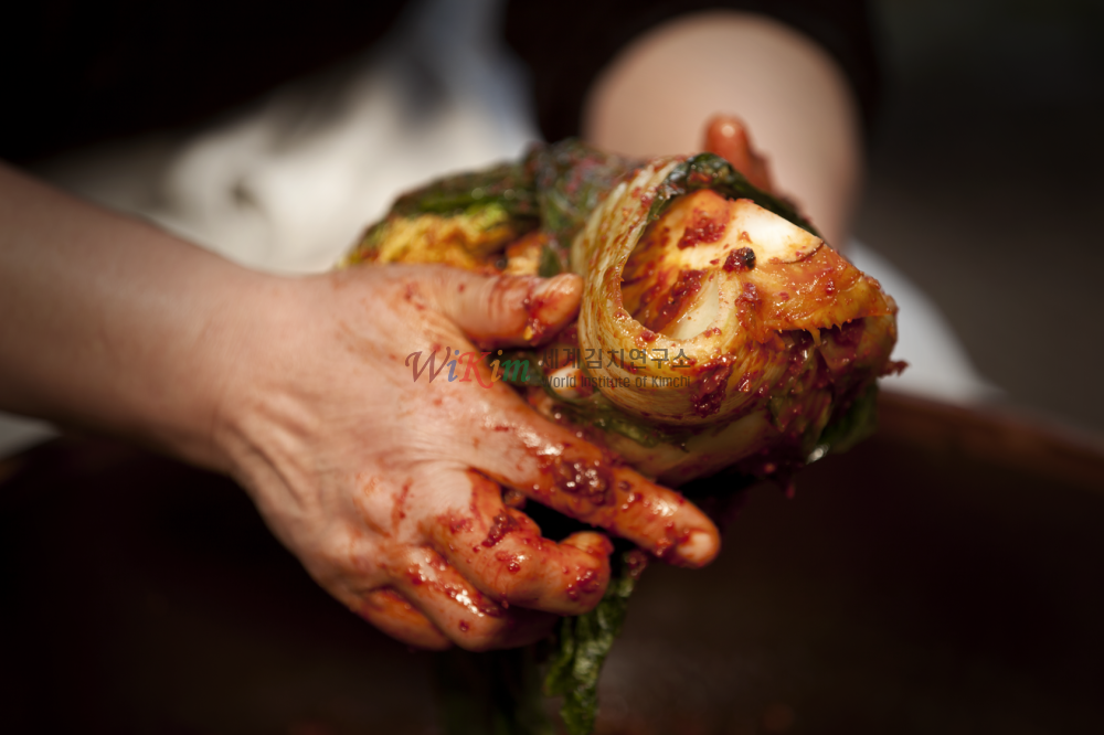 김치 버무리기 이미지