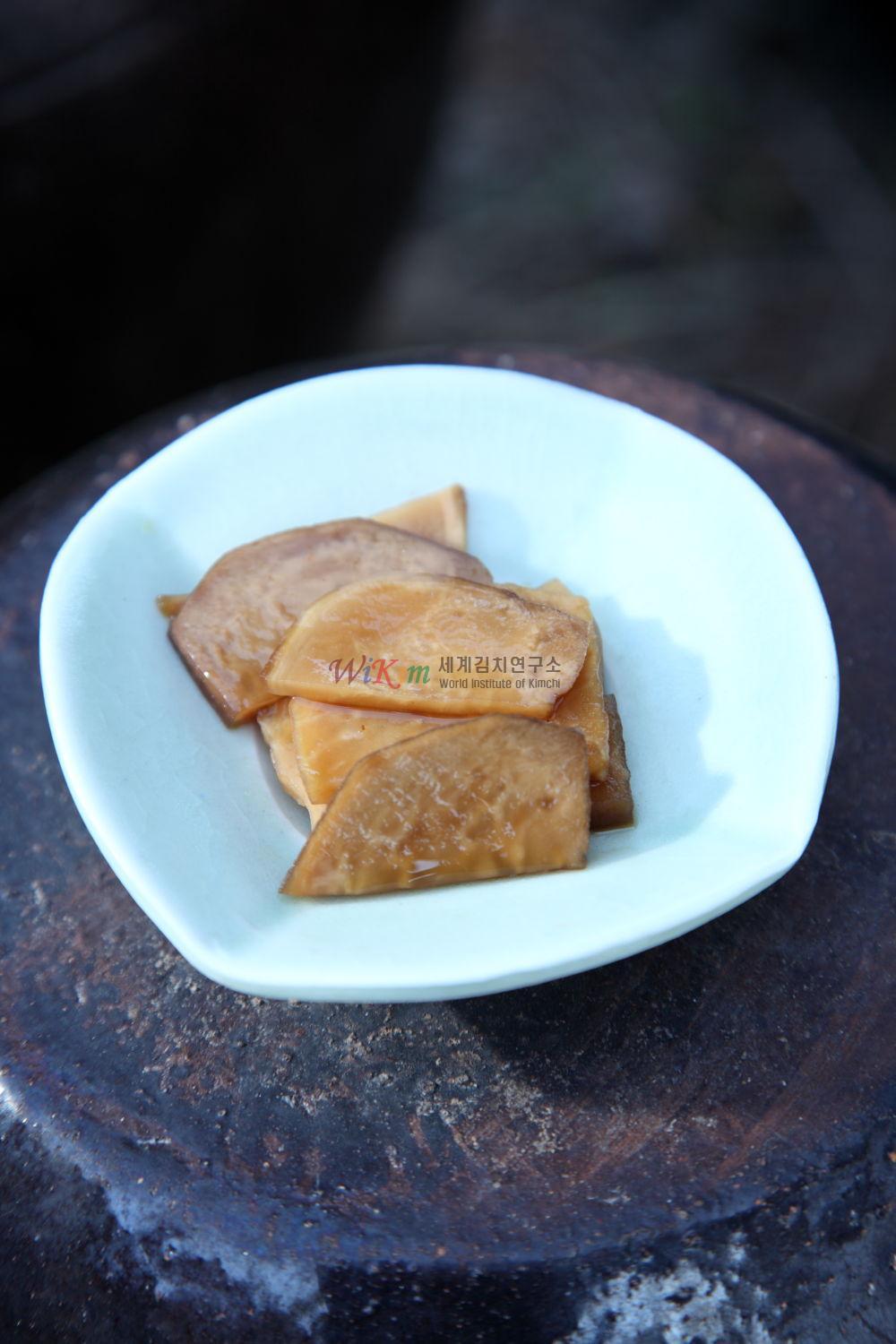 콜라비장아찌의 대표 이미지입니다.