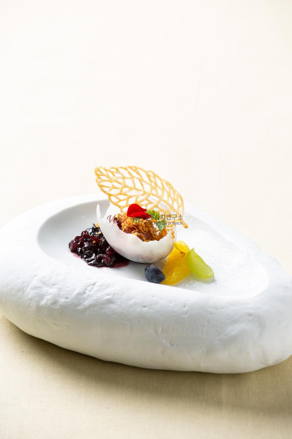 벚꽃당고와 동치미 콤포트, 김치센베이의 대표 이미지입니다.